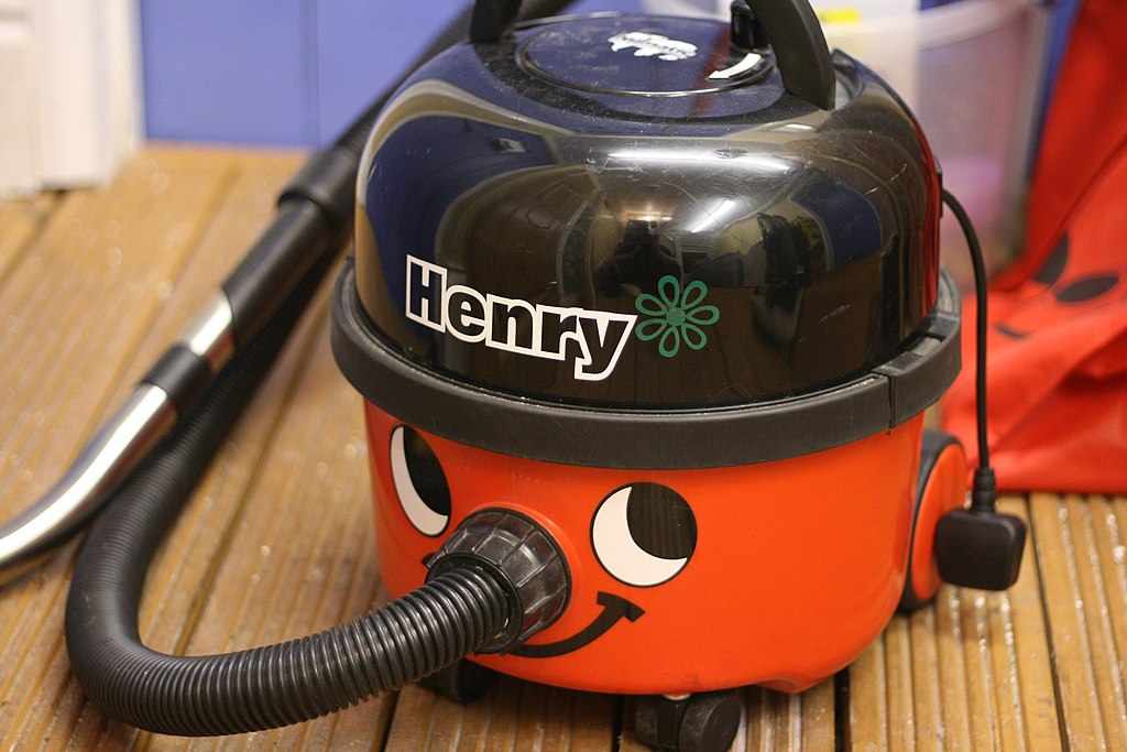 numatic_henry_vacuum_cleaner.jpg